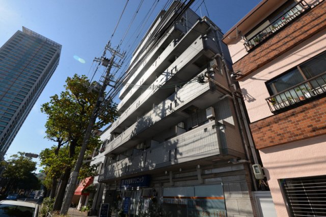 建物外観　落ち着いた雰囲気の外観です