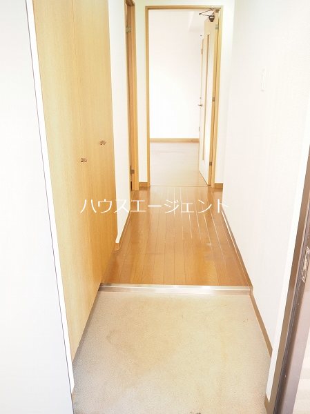玄関　玄関です。