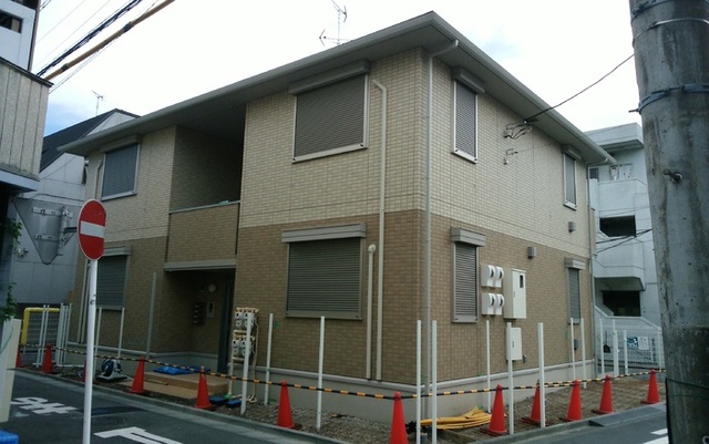 建物外観　建物外観（施工中）