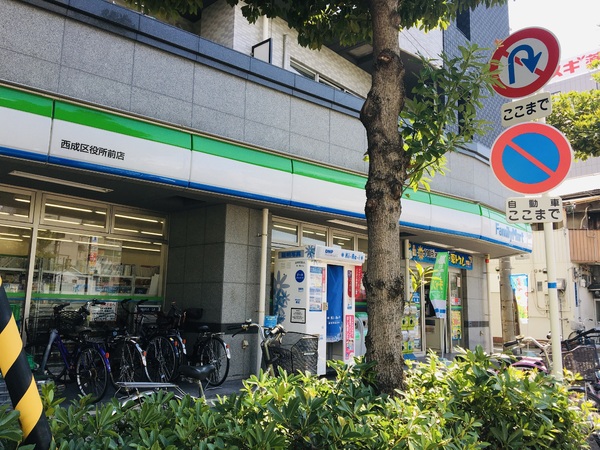 コンビニ　ファミリーマート（コンビニ）まで168m