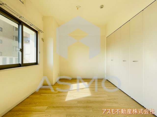 居室・リビング　同マンション別部屋参考写真