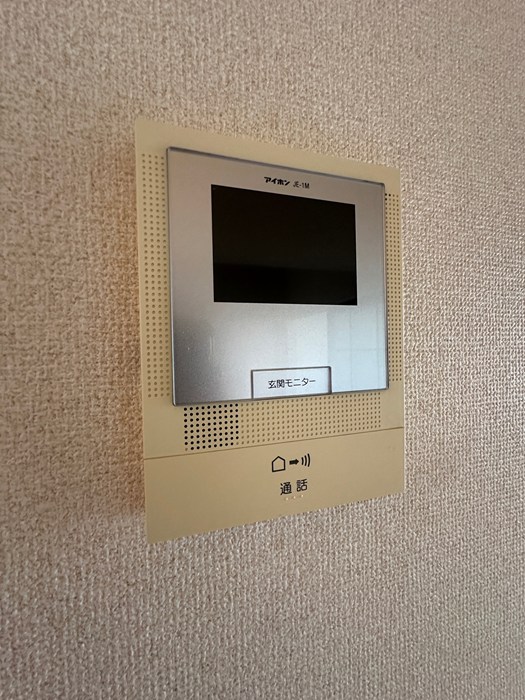 セキュリティ　防犯対策に有効なカメラ付きインターホン！突然の来客にもバッチ