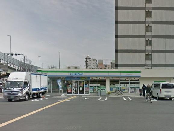 コンビニ　ファミリーマート東大阪長田中店（コンビニ）まで195m