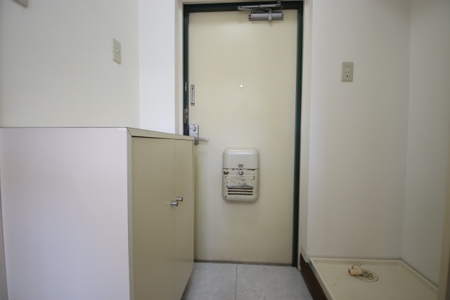 玄関　※別号室のお写真のため現況優先