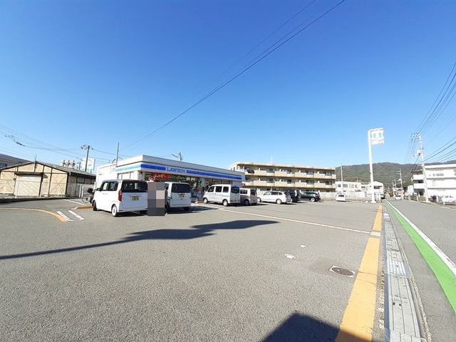 コンビニ　ローソン高知一宮店（コンビニ）まで270m