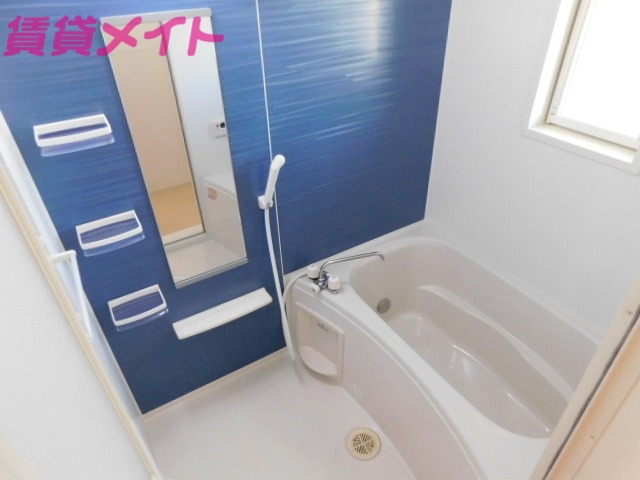 バス・シャワールーム　同型部屋写真です。