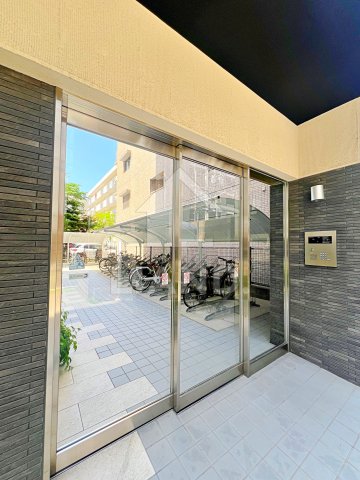 玄関　サクラート駅南