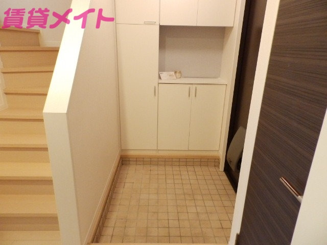 玄関　別部屋参考写真です