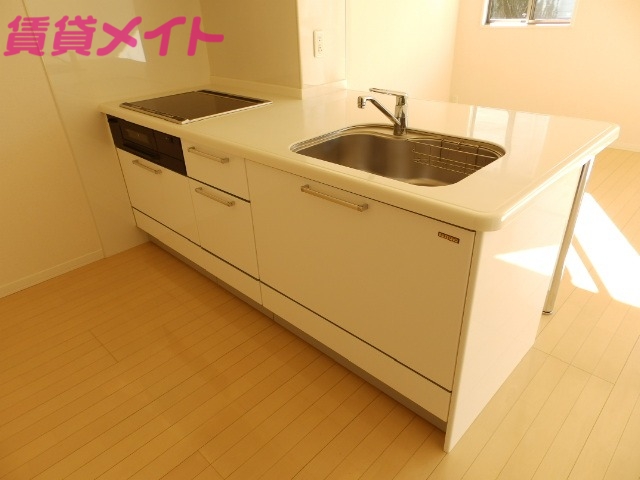 キッチン　別部屋参考写真です