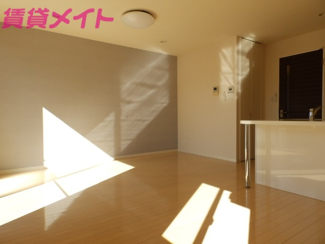 居室・リビング　別部屋参考写真です