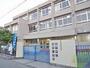小学校　桜塚小学校（小学校）まで562m