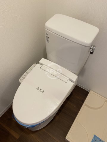 トイレ　セレニテ難波プリエ　トイレ