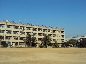 小学校　加納小学校（小学校）まで588m