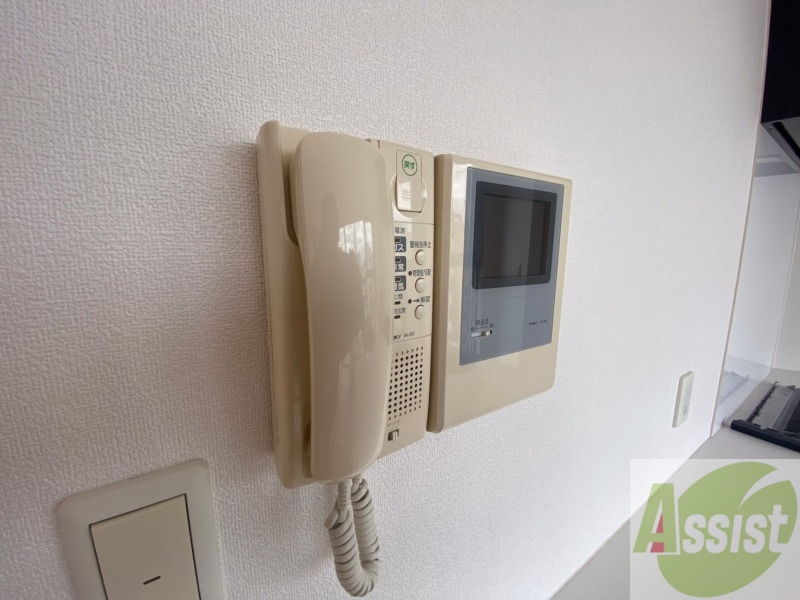 セキュリティ　ＴＶモニター付インターホンです。来客者の顔が見えるので安心！