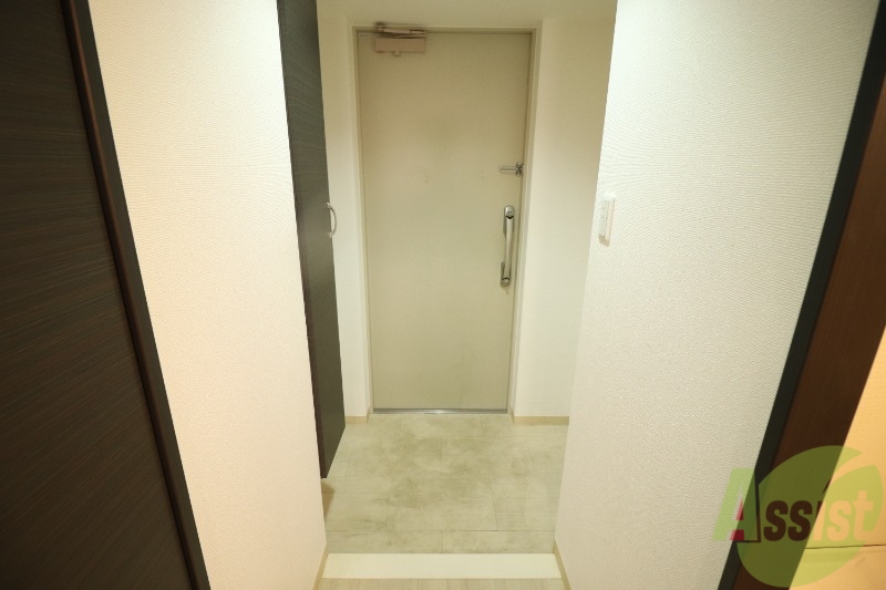 玄関　ゆとりある設計で、お客様を心地よく迎える玄関口。