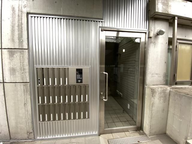 ロビー　■集合ポスト
