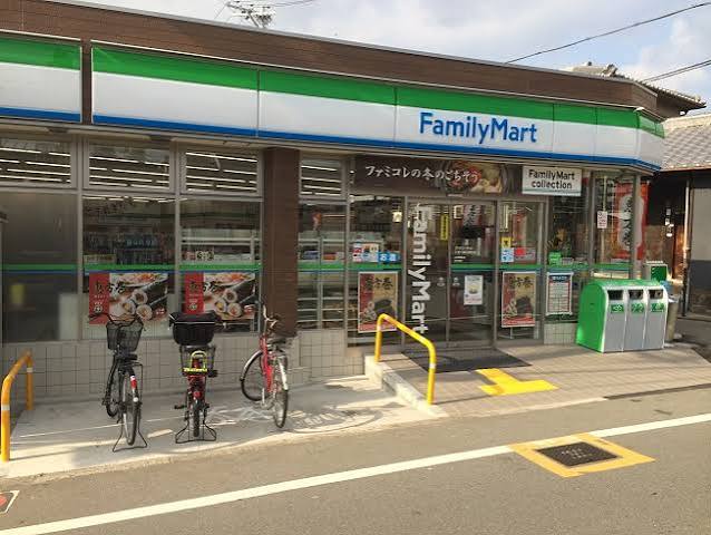 コンビニ　ファミリーマート小浦下新庄駅前店（コンビニ）まで268m
