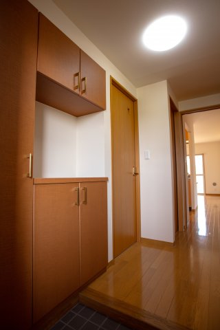 収納　玄間の収納はたっぷりあります