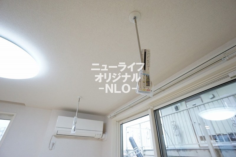 その他設備　雨の日や花粉の季節に助かる室内物干し設置済み☆