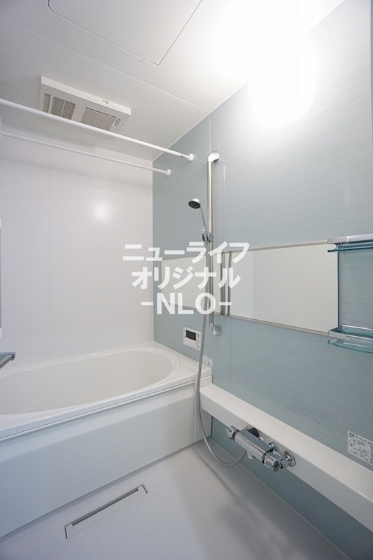 バス・シャワールーム　雨の日でも安心してお洗濯ができる浴室乾燥機付き☆