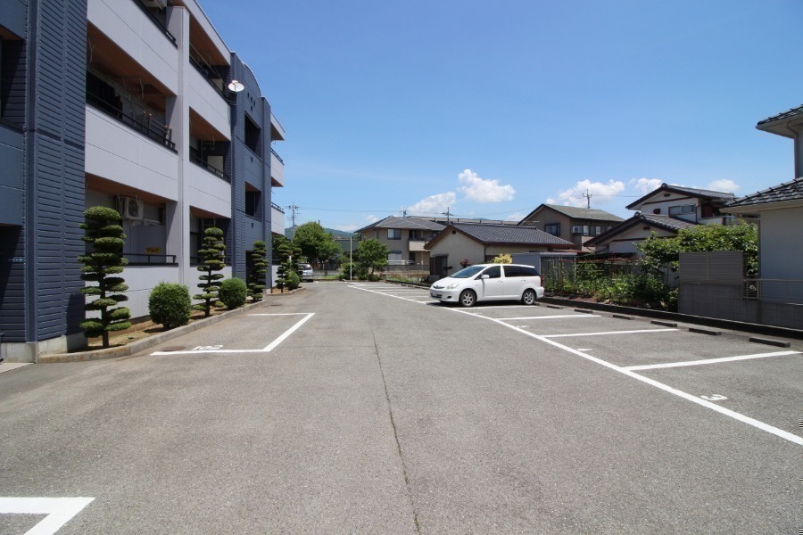 駐車場　駐車場スペース