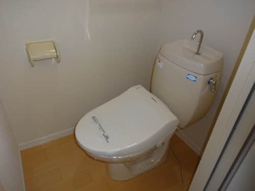 トイレ　温水洗浄便座付きトイレ