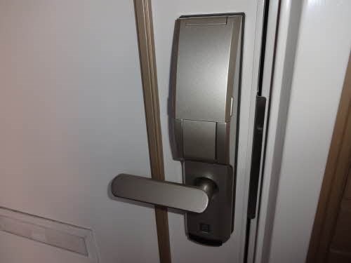玄関　電子キー
