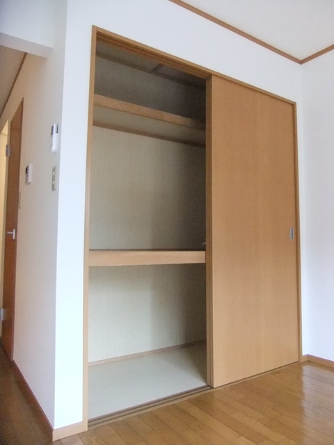 収納　※室内写真は同真子の別号室の写真です。