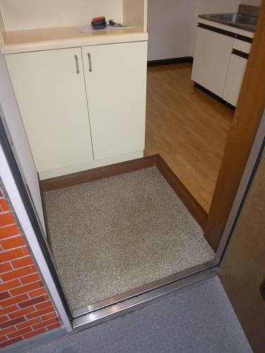 玄関　写真は別のお部屋です。