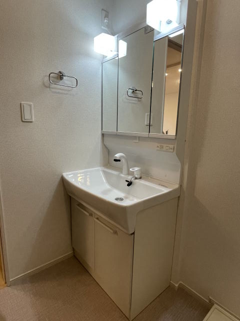 洗面設備　同仕様