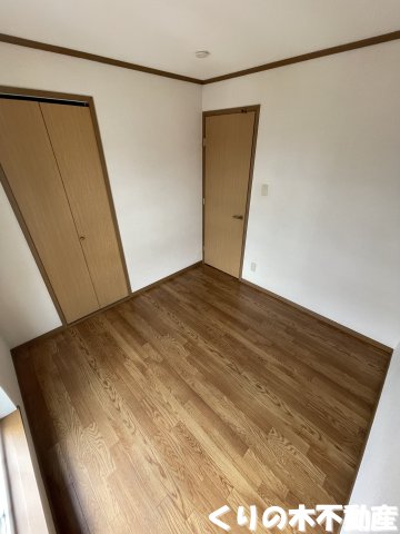 その他部屋・スペース　開放的な寝室です