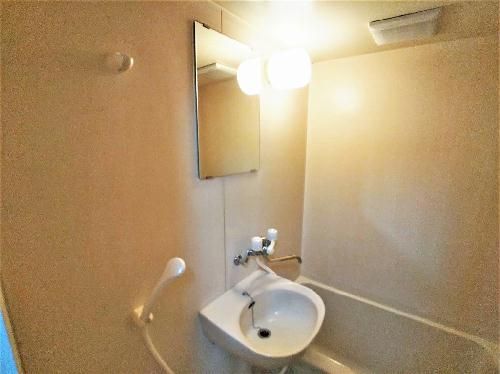 レオパレスドミールB館の外観写真