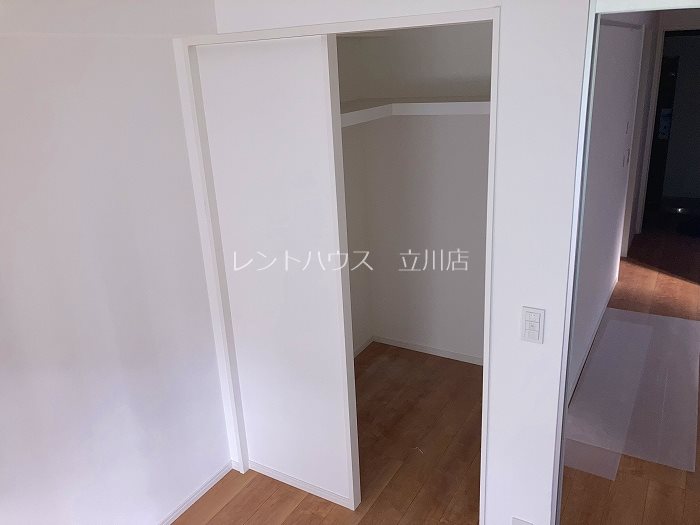 収納　同物件別部屋参考写真です