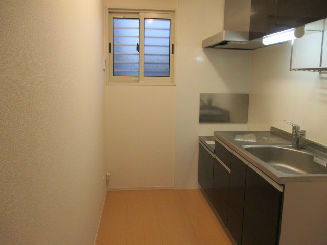 キッチン　※別部屋参考写真です。