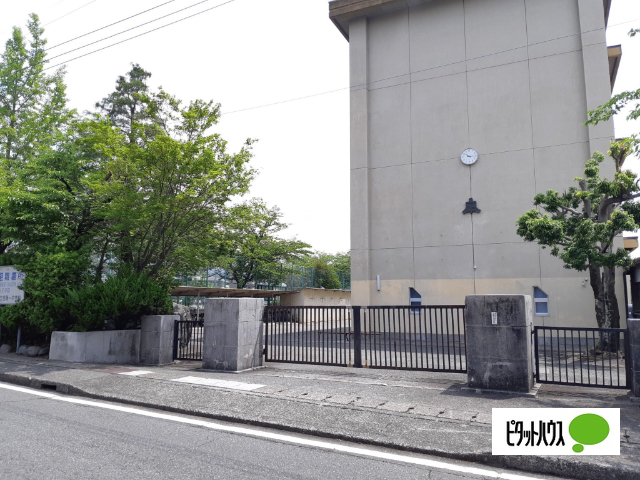 中学校　富士宮市立富士宮第一中学校（中学校）まで257m