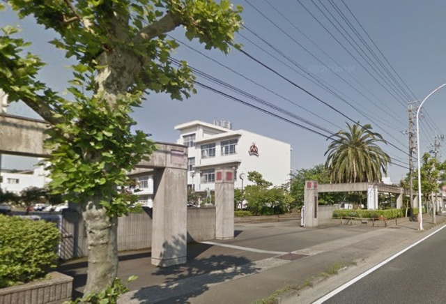 中学校　静岡市立大里中学校（中学校）まで800m