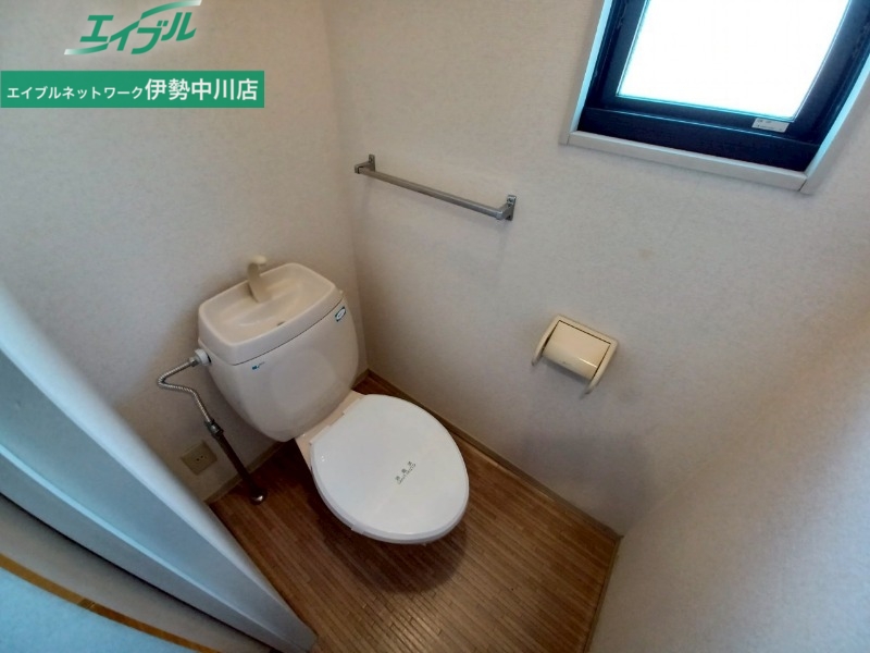 トイレ　同型タイプです。