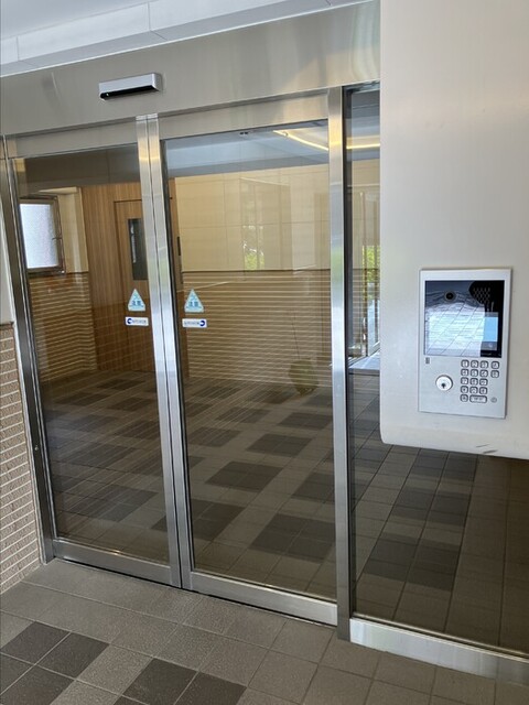 ロビー　オートロック