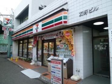 コンビニ　★★セブンイレブン（コンビニ）まで369m