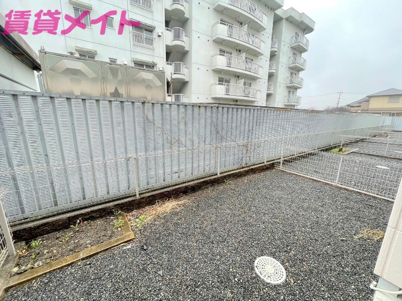 庭　同物件別室反転写真