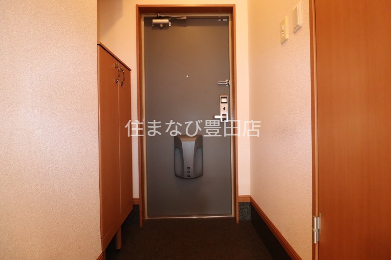 玄関　同型別部屋写真