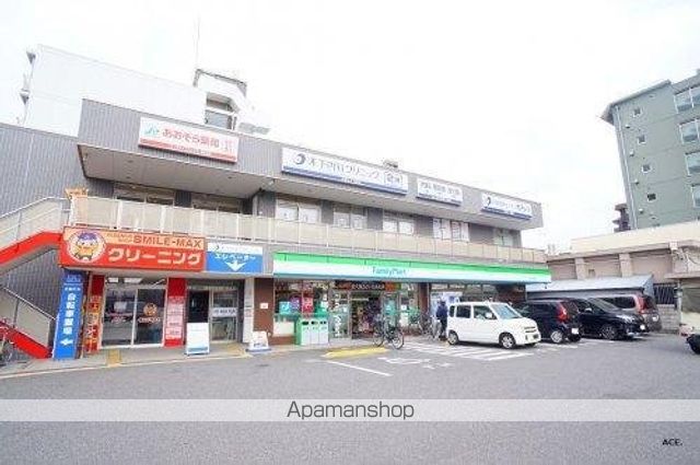 コンビニ　ファミリーマート（コンビニ）まで666m