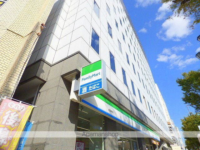 コンビニ　ファミリーマート（コンビニ）まで1818m