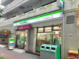 コンビニ　ファミリーマートMSH日本橋箱崎ビル店（コンビニ）まで159m