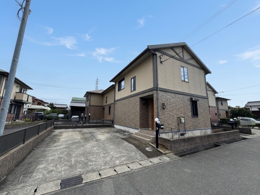 ＪＲ山陽本線 明石駅 バス乗車時間：20分 最寄りバス停で下車 徒歩2分 築25年