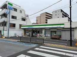 コンビニ　ファミリーマート 二葉三丁目店（コンビニ）まで120m