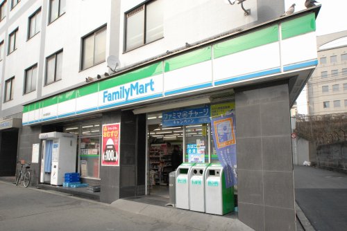 コンビニ　ファミリーマート新今宮駅前店（コンビニ）まで377m