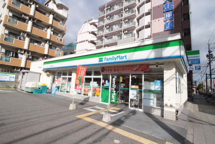 コンビニ　ファミリーマート（コンビニ）まで170m