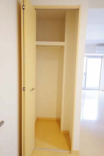 収納　収類似室内