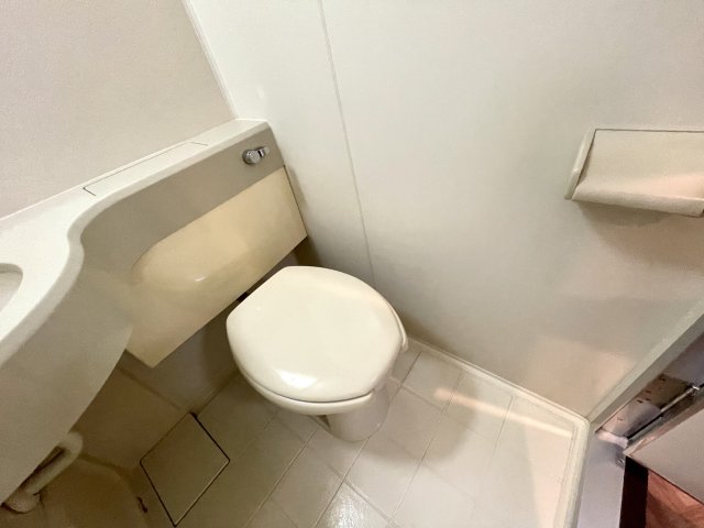 トイレ　浴室内にトイレがあります！